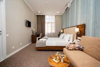 Отель Hotel Margi Тбилиси Улучшенный двухместный номер с 2 отдельными кроватями-1